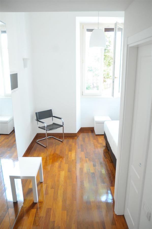 Feliz In Roma B&B Bagian luar foto