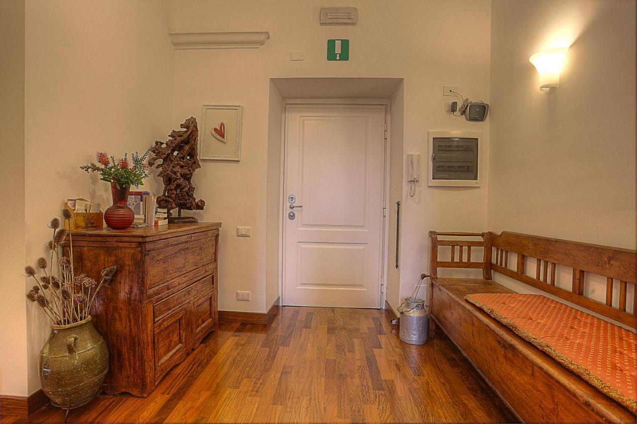 Feliz In Roma B&B Bagian luar foto