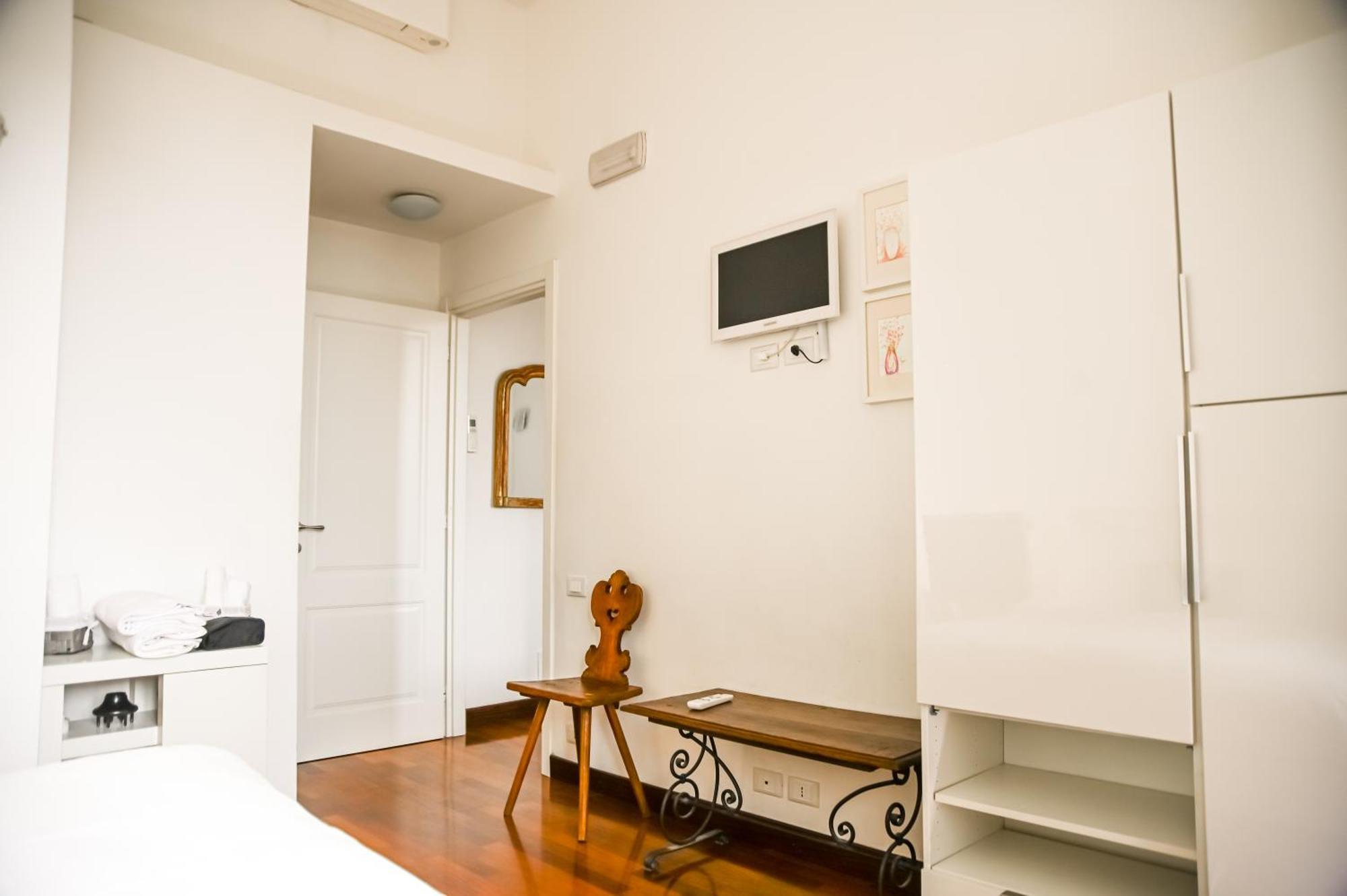 Feliz In Roma B&B Bagian luar foto